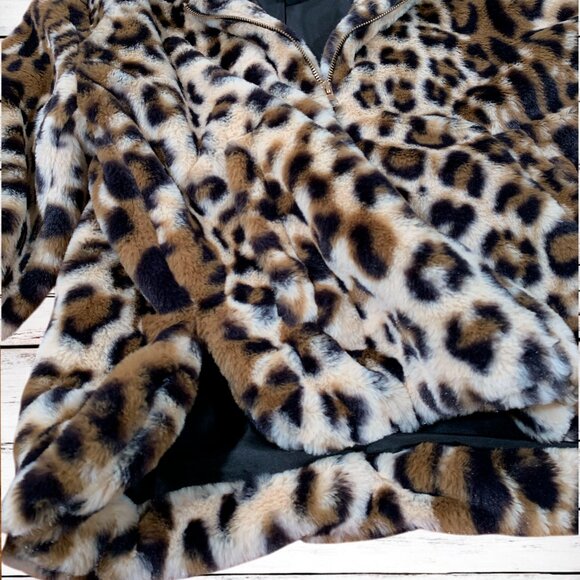 Me Jane Jacket Woman's Coat Faux Fur Zip Up Hood Size XL - Picture 4 of 12